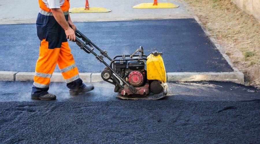Professional gutter cleaning in Utica, MO